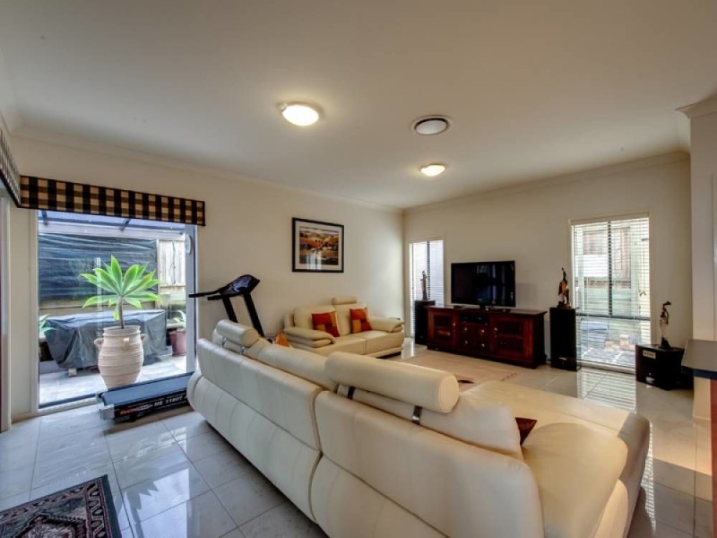 14 Ash Avenue, Springfield Lakes QLD 4300