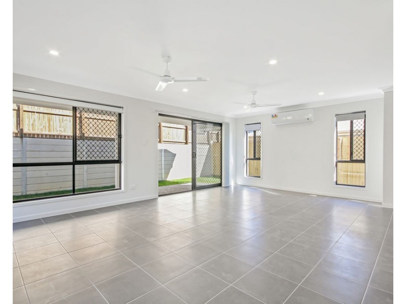 13 Cairo Way, Spring Mountain QLD 4124