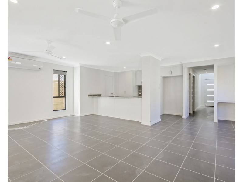 13 Cairo Way, Spring Mountain QLD 4124