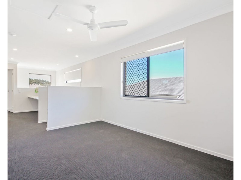 13 Cairo Way, Spring Mountain QLD 4124