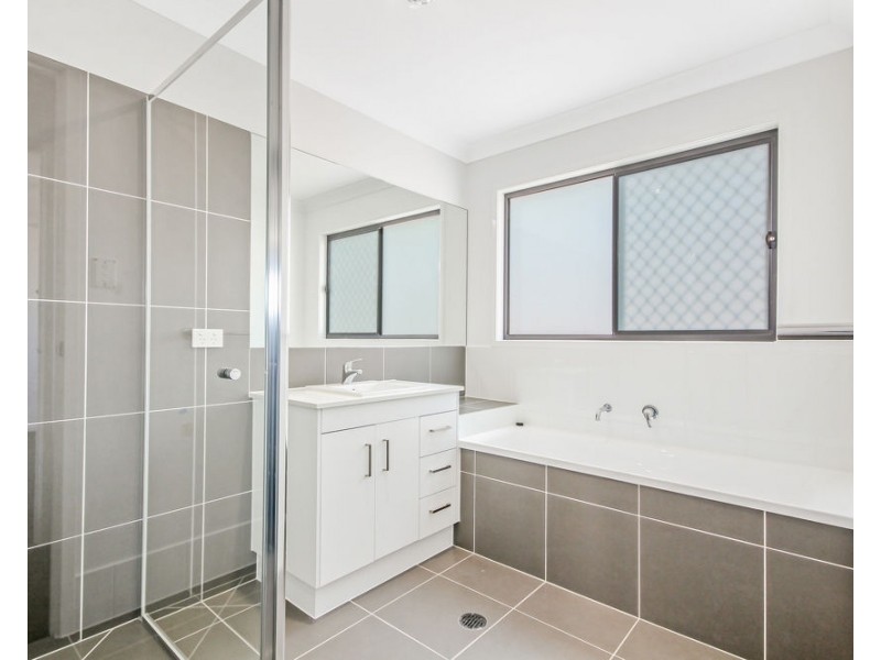13 Cairo Way, Spring Mountain QLD 4124