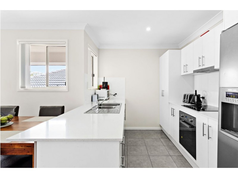 14 Honeypot Avenue, Springfield Lakes QLD 4300