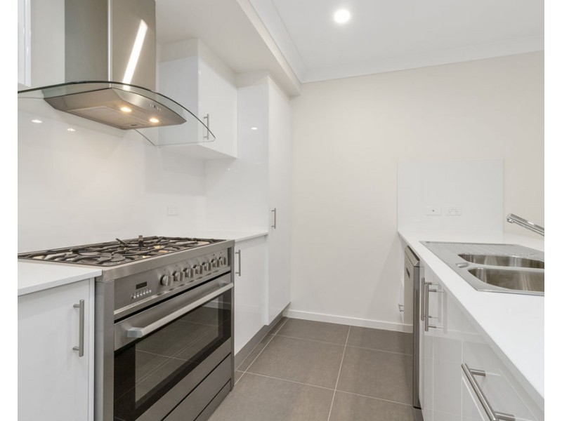 6 Granite St, Yarrabilba QLD 4207