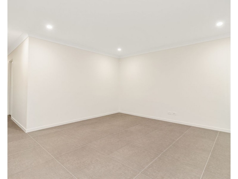 6 Granite St, Yarrabilba QLD 4207