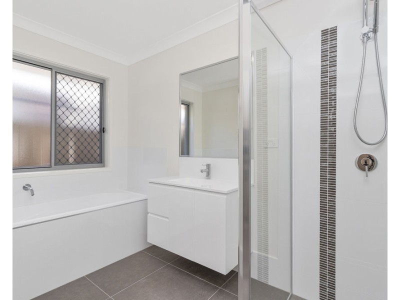 6 Granite St, Yarrabilba QLD 4207