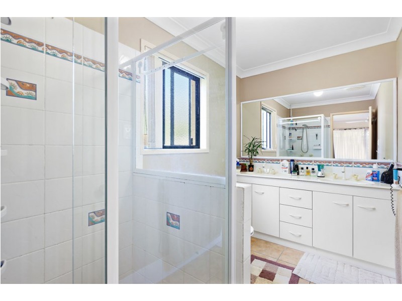 5 Harriet Court, Springfield Lakes QLD 4300