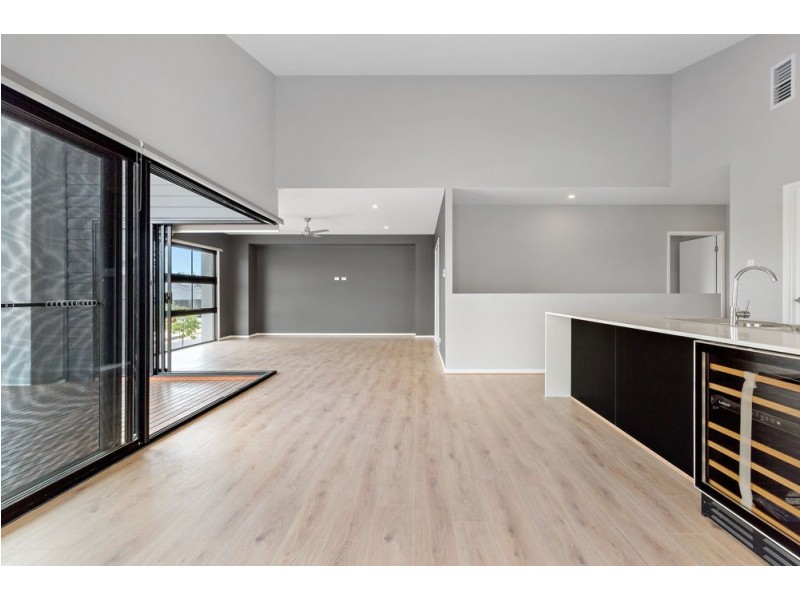 13 Lady Musgrave Drive, Springfield Lakes QLD 4300