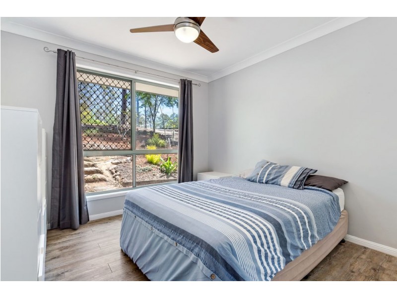 70 Fiona Street, Bellbird Park QLD 4300