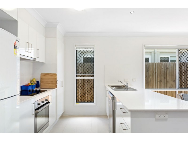 52 Cordeaux Crescent, Redbank Plains QLD 4301