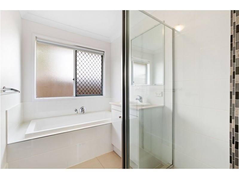 52 Cordeaux Crescent, Redbank Plains QLD 4301