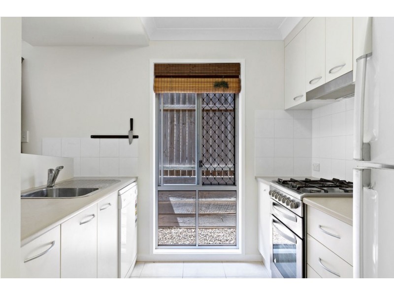6 Pinnacle Close, Springfield Lakes QLD 4300