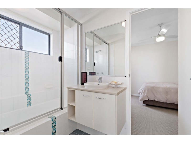 6 Pinnacle Close, Springfield Lakes QLD 4300