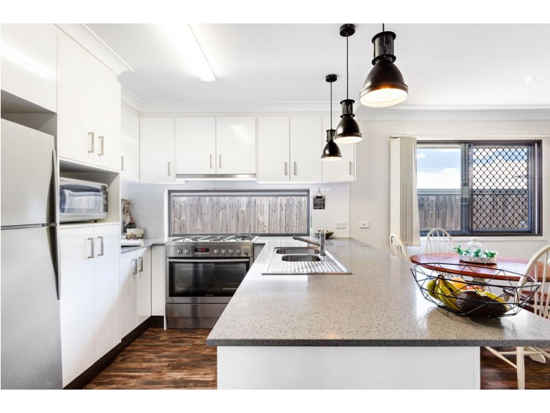 30 Rosemary Street, Deebing Heights QLD 4306