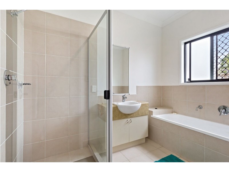 288 Lakeside Avenue, Springfield Lakes QLD 4300