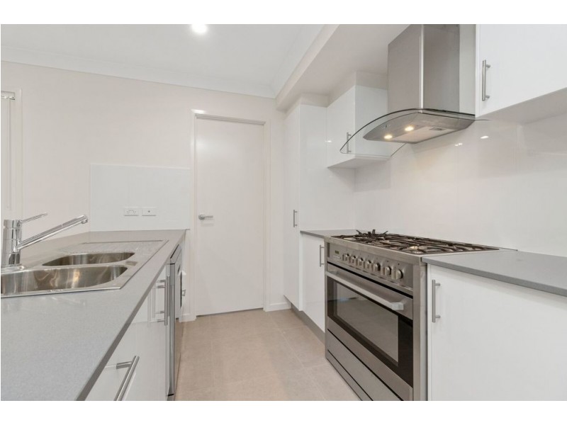 4 Pelling Place, Deebing Heights QLD 4306