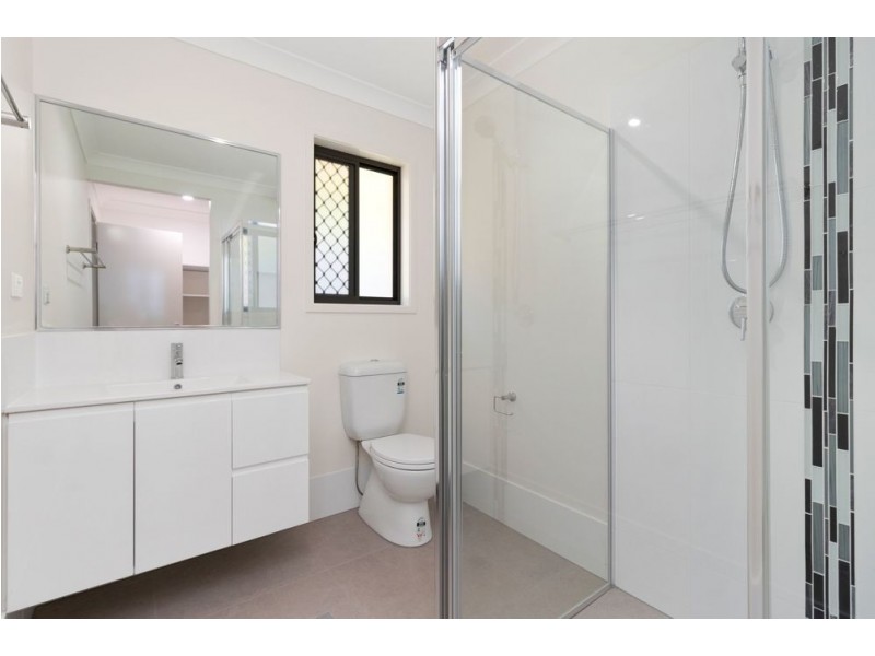 4 Pelling Place, Deebing Heights QLD 4306