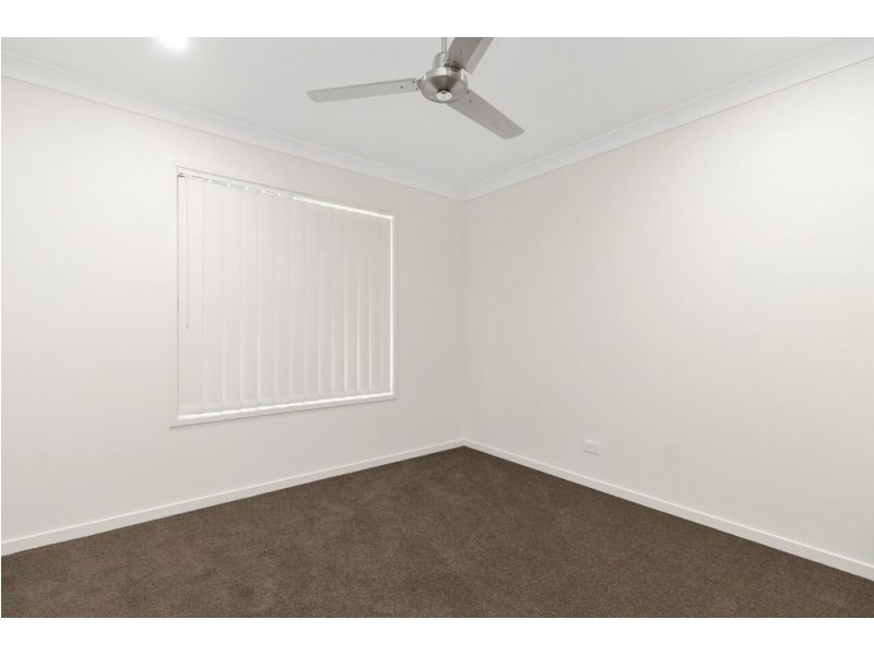 4 Pelling Place, Deebing Heights QLD 4306
