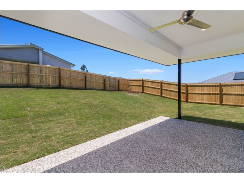 4 Pelling Place, Deebing Heights QLD 4306