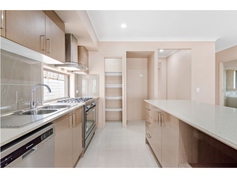 14 Uma Street, Spring Mountain QLD 4124