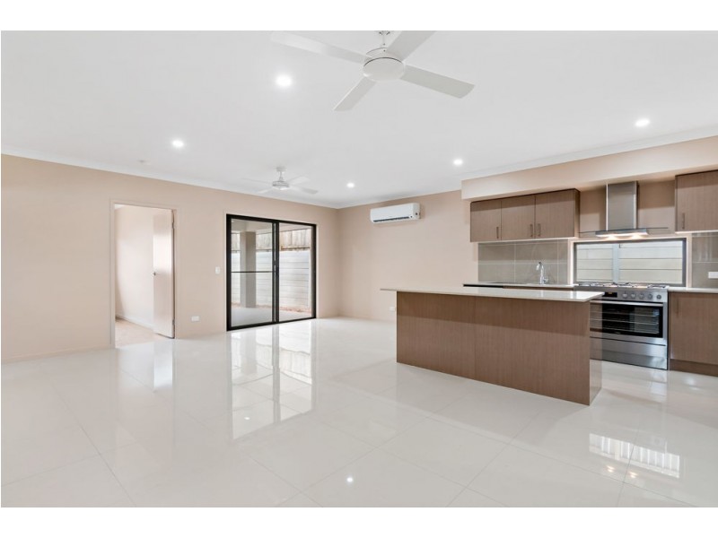 14 Uma Street, Spring Mountain QLD 4124