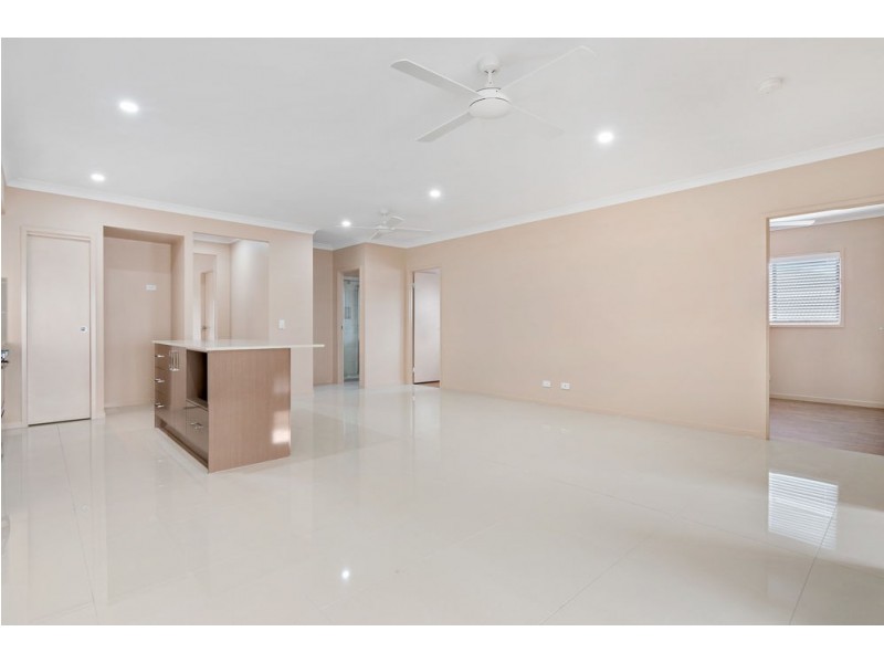 14 Uma Street, Spring Mountain QLD 4124