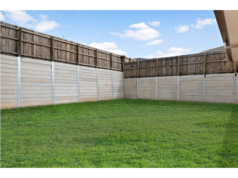 14 Uma Street, Spring Mountain QLD 4124