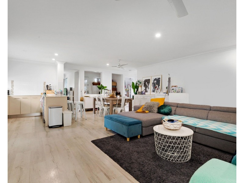 16 Tea Trees Avenue, Springfield Lakes QLD 4300