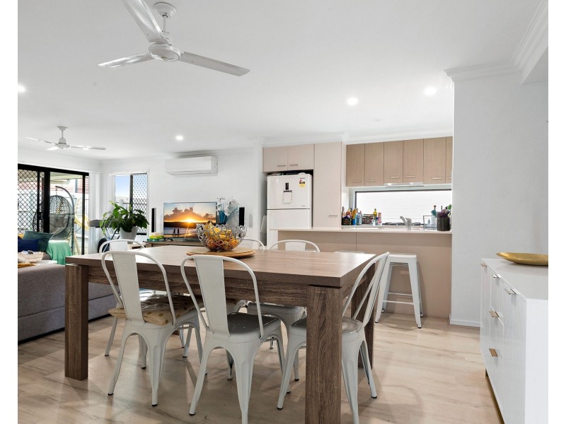 16 Tea Trees Avenue, Springfield Lakes QLD 4300