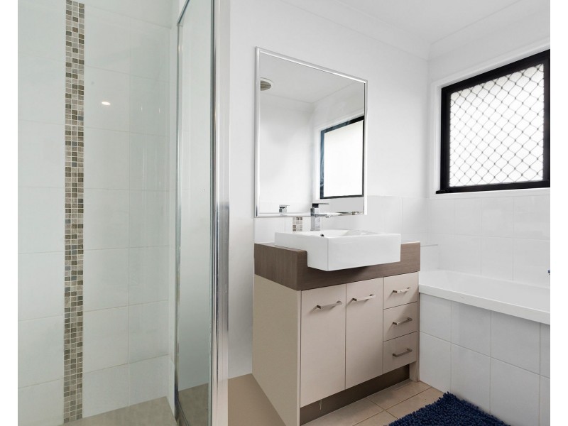 16 Tea Trees Avenue, Springfield Lakes QLD 4300