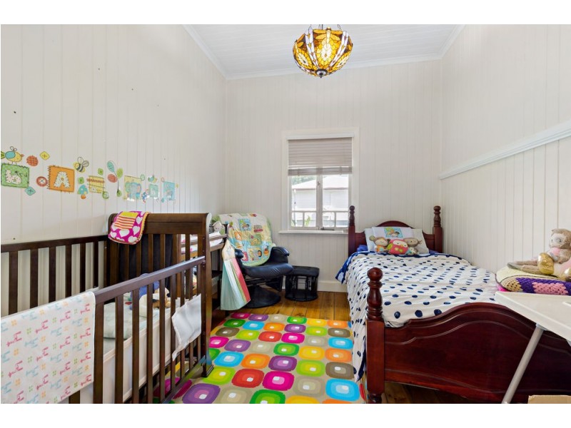 13a George Street, Newtown QLD 4305