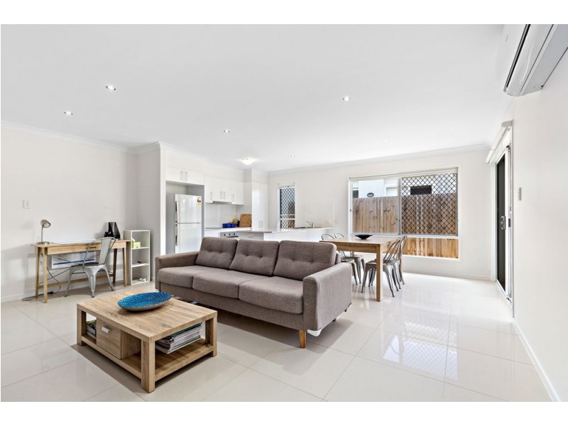 52 Cordeaux Crescent, Redbank Plains QLD 4301