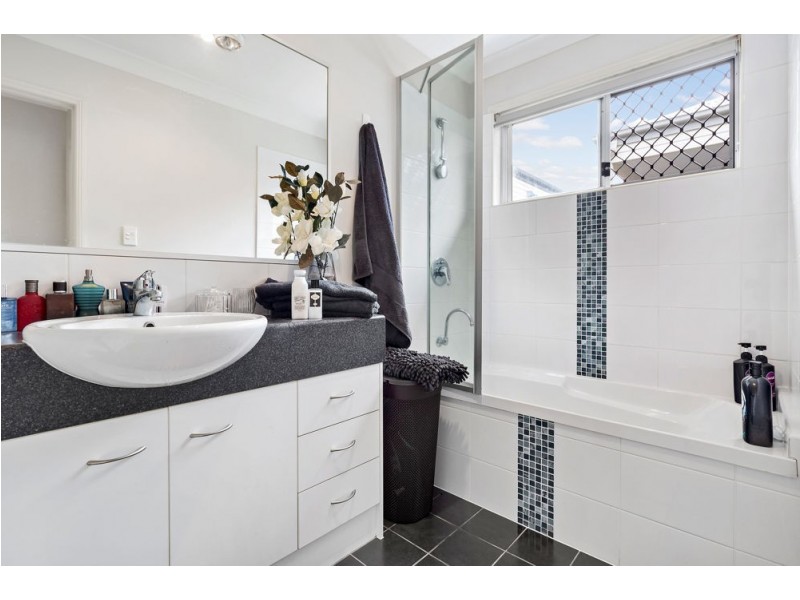 4 Rocky Cape Street, Springfield Lakes QLD 4300