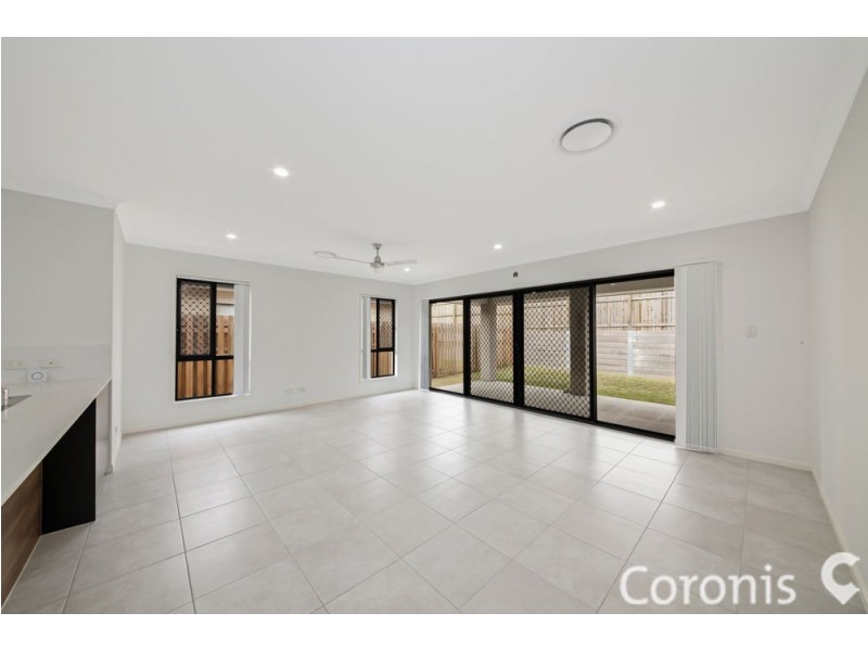 6 Mount Greville Way, Park Ridge QLD 4125