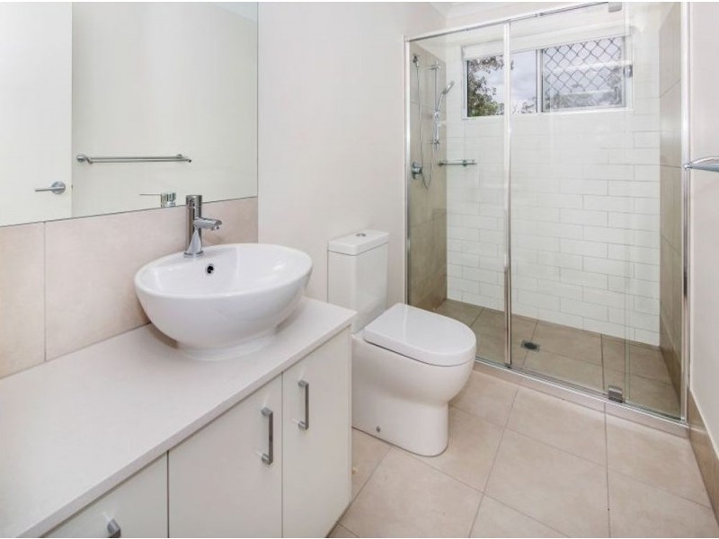 2/15 Folkes Close, Bellbird Park QLD 4300