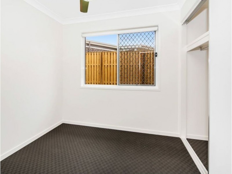 2/15 Folkes Close, Bellbird Park QLD 4300