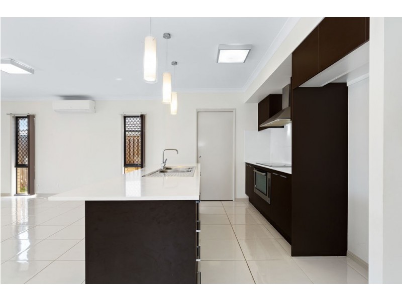 40 Serene Crescent, Springfield Lakes QLD 4300