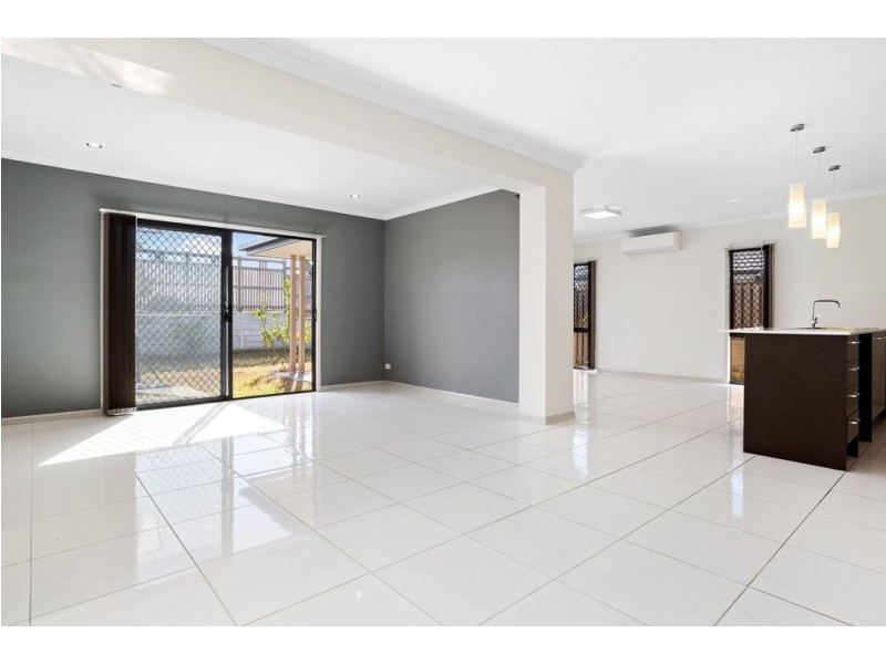 40 Serene Crescent, Springfield Lakes QLD 4300