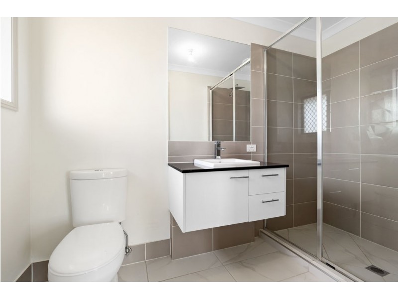 40 Serene Crescent, Springfield Lakes QLD 4300