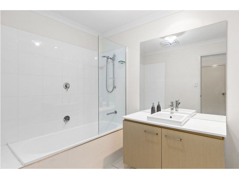 10 Talisker Street, Springfield Lakes QLD 4300