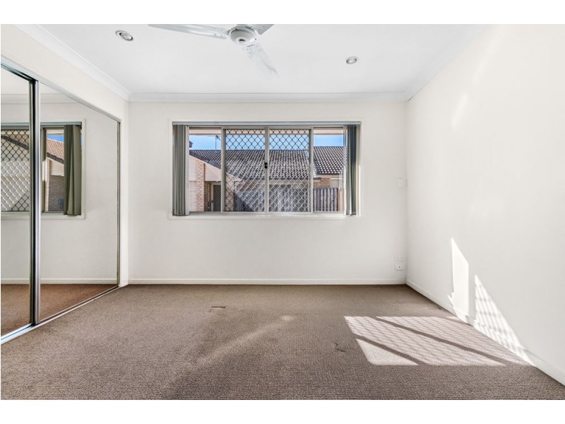 25/8 Rosegum Place, Redbank Plains QLD 4301