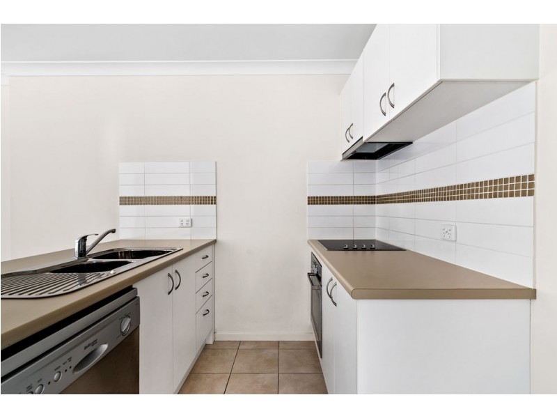 25/8 Rosegum Place, Redbank Plains QLD 4301