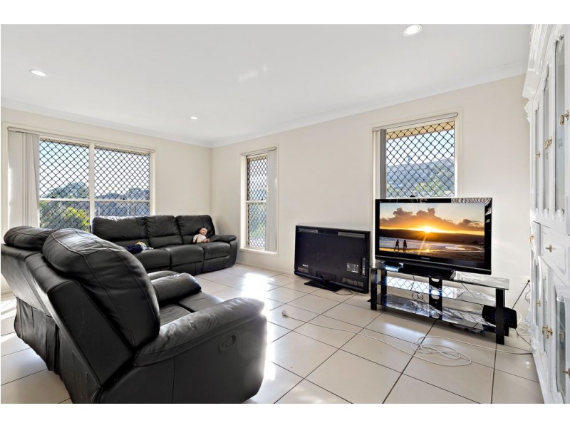 15 Weymouth Street, Bundamba QLD 4304