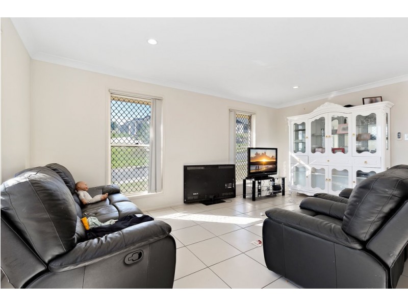 15 Weymouth Street, Bundamba QLD 4304