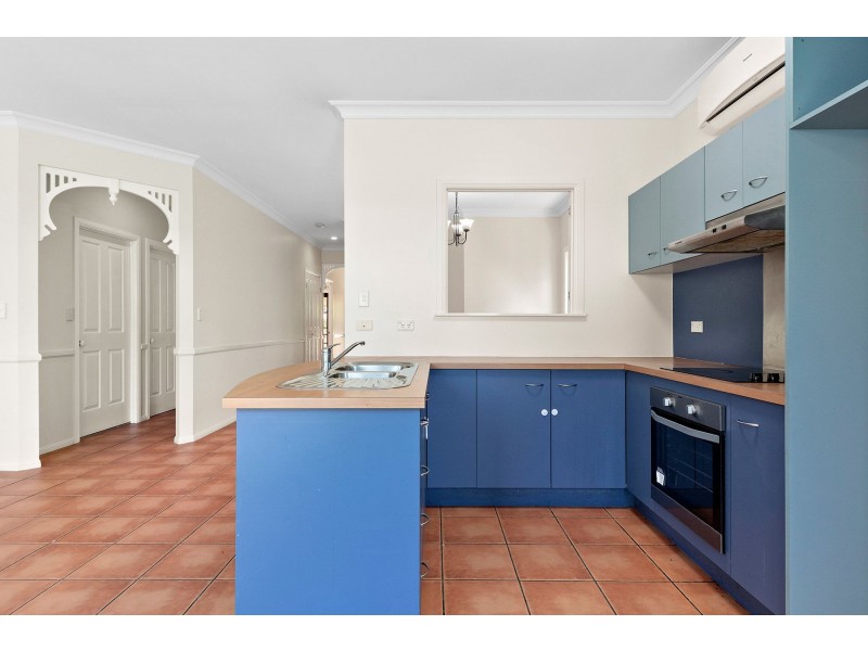 16 Mingela Place, Forest Lake QLD 4078