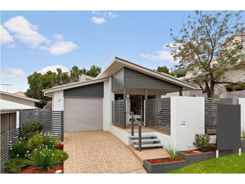 16 Escarpment Drive, Springfield QLD 4300