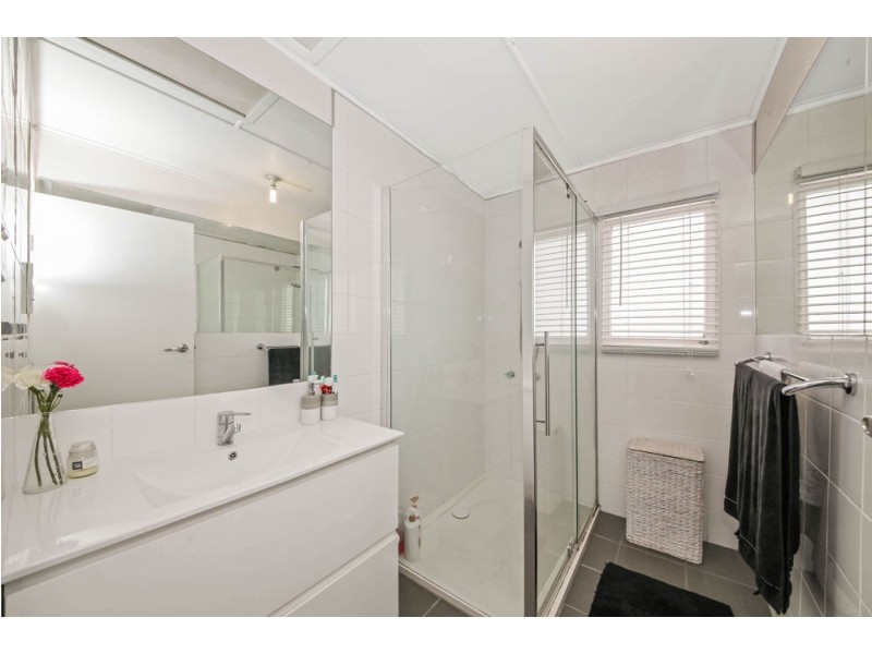 54 Frederick Street, Eastern Heights QLD 4305