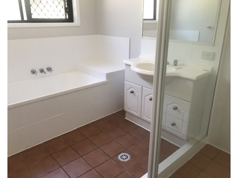 1 Carolina Parade, Forest Lake QLD 4078