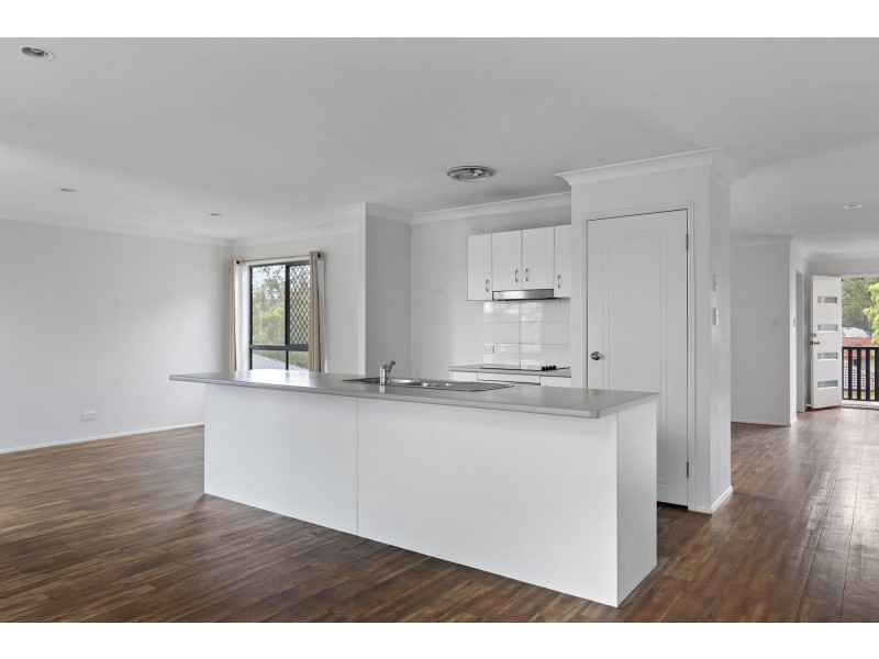 6 Bushlark Place, Goodna QLD 4300