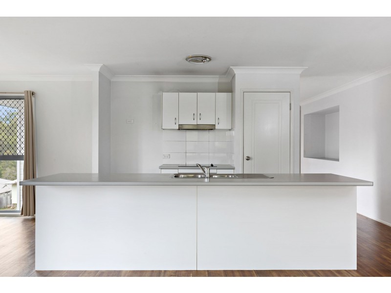 6 Bushlark Place, Goodna QLD 4300