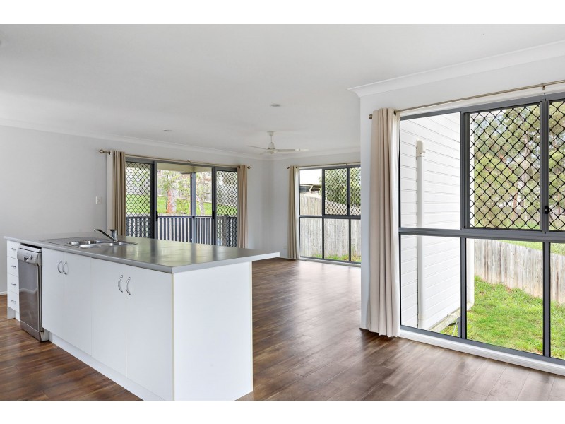 6 Bushlark Place, Goodna QLD 4300